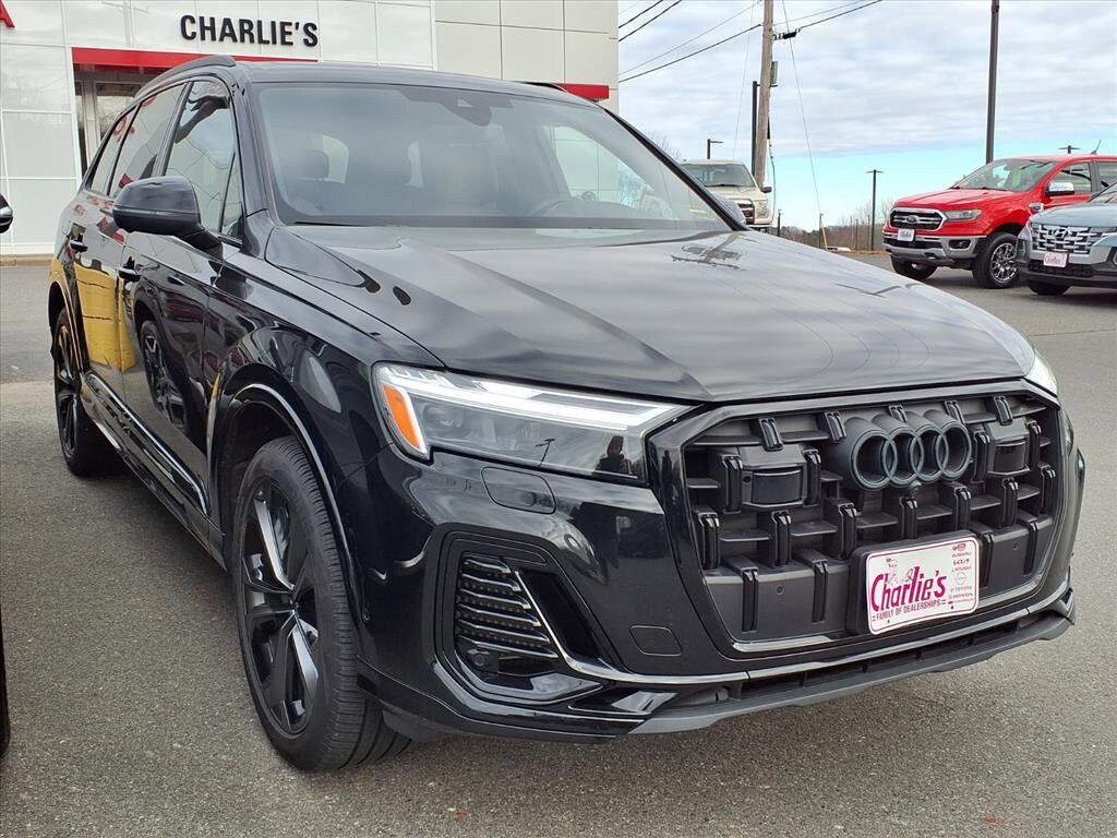 2025 Audi Q7 55 Premium photo 3