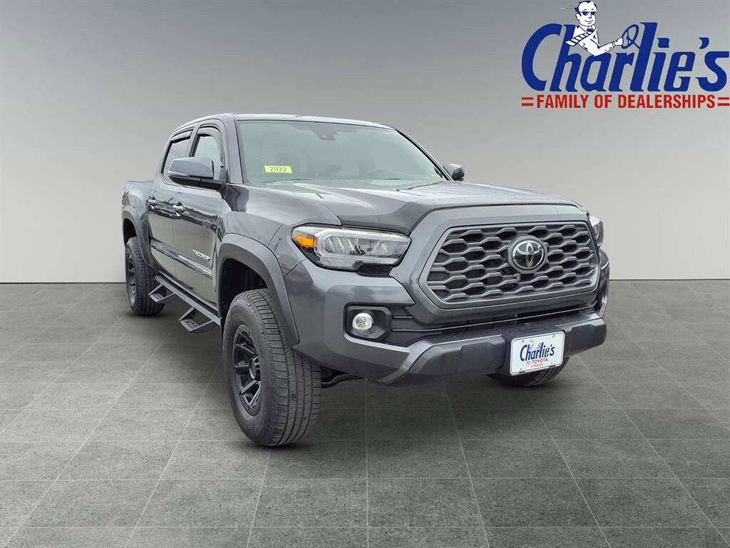 2022 Toyota Tacoma TRD V6 photo 2