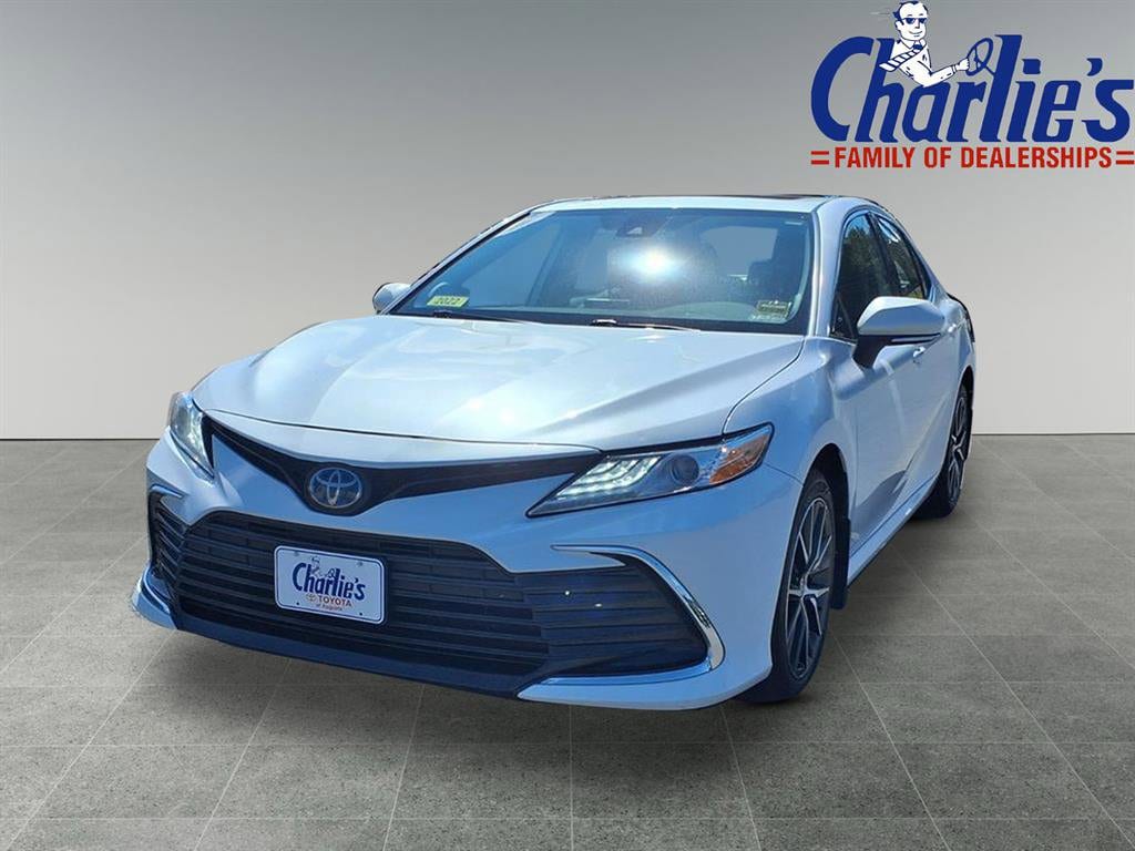 2022 Toyota Camry Hybrid XLE