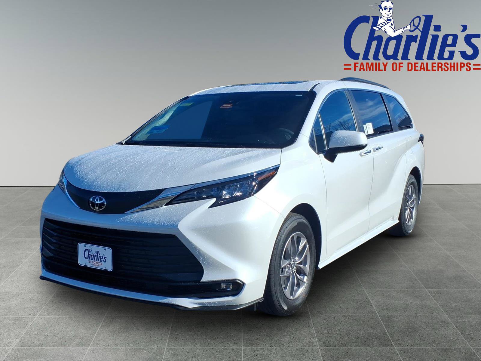 2026 Toyota Sienna XLE 7 PASSENGER
