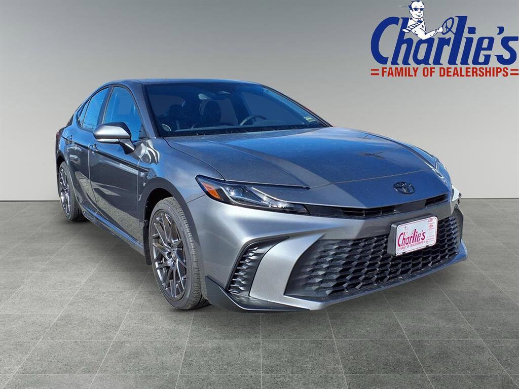 2026 Toyota Camry SE photo 3