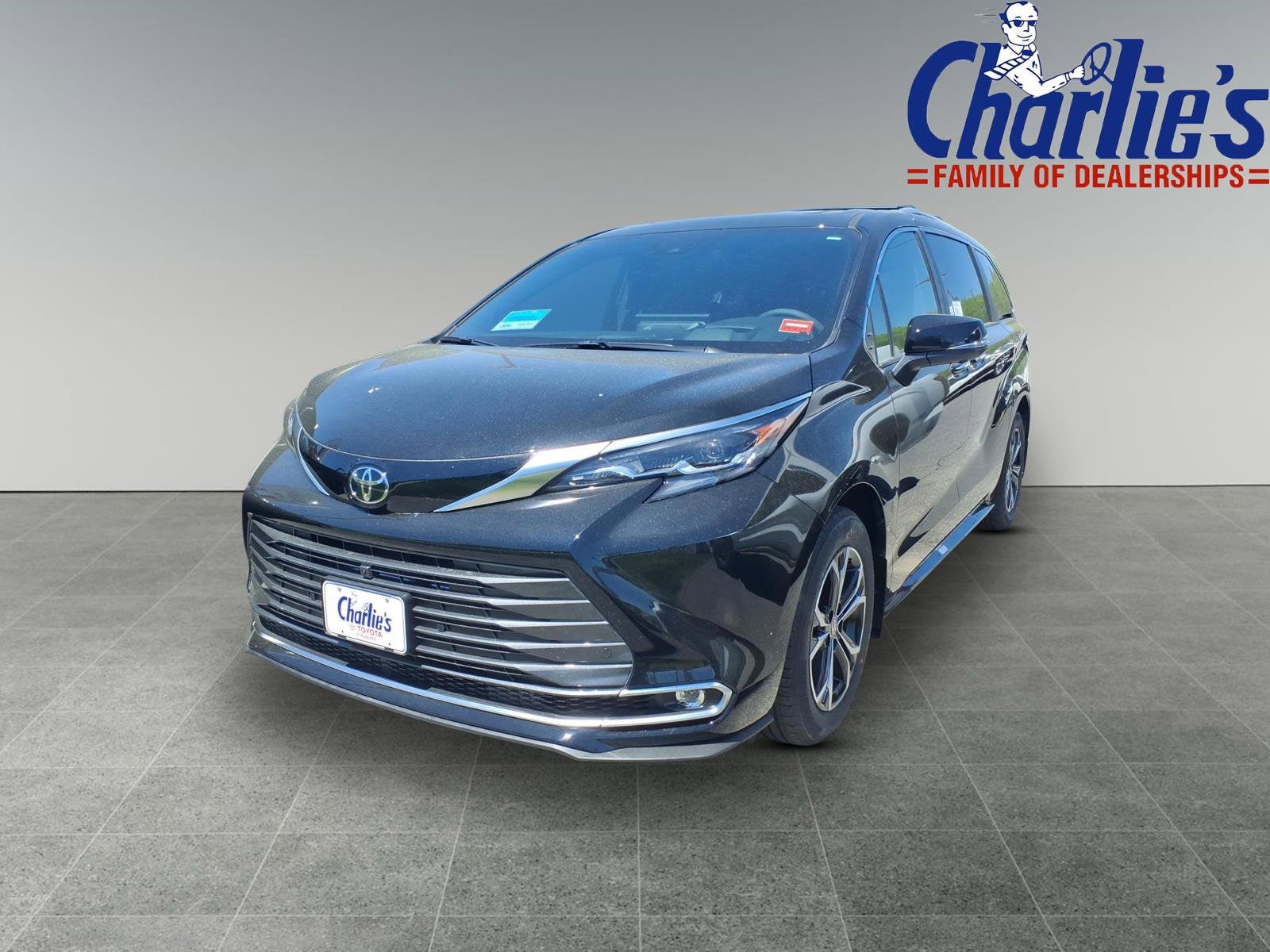 2026 Toyota Sienna Platinum 7-Passenger Hybrid AWD's photo