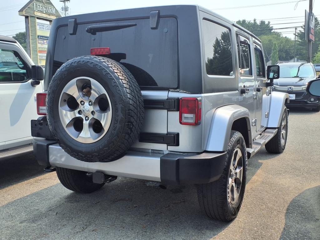 2018 Jeep Wrangler Unlimited Sahara photo 3