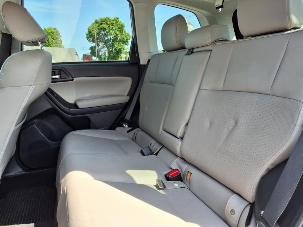 2018 Subaru Forester Limited - Photo 8