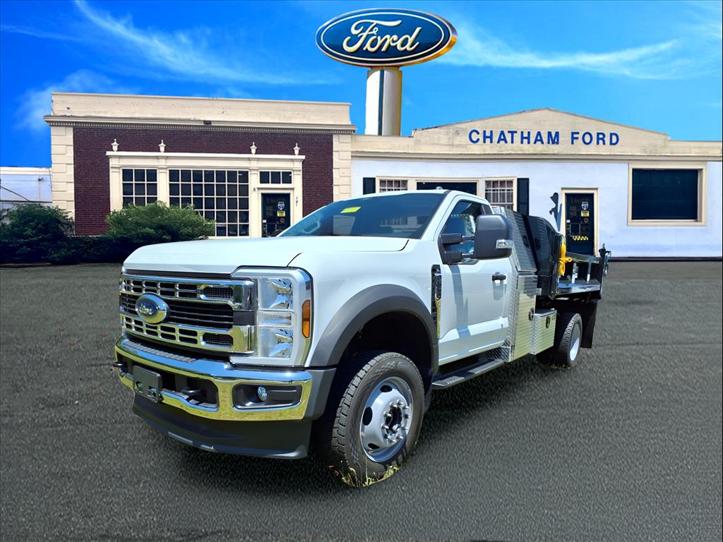 2025 Ford F-550 Super Duty Chassis Cab XL's photo