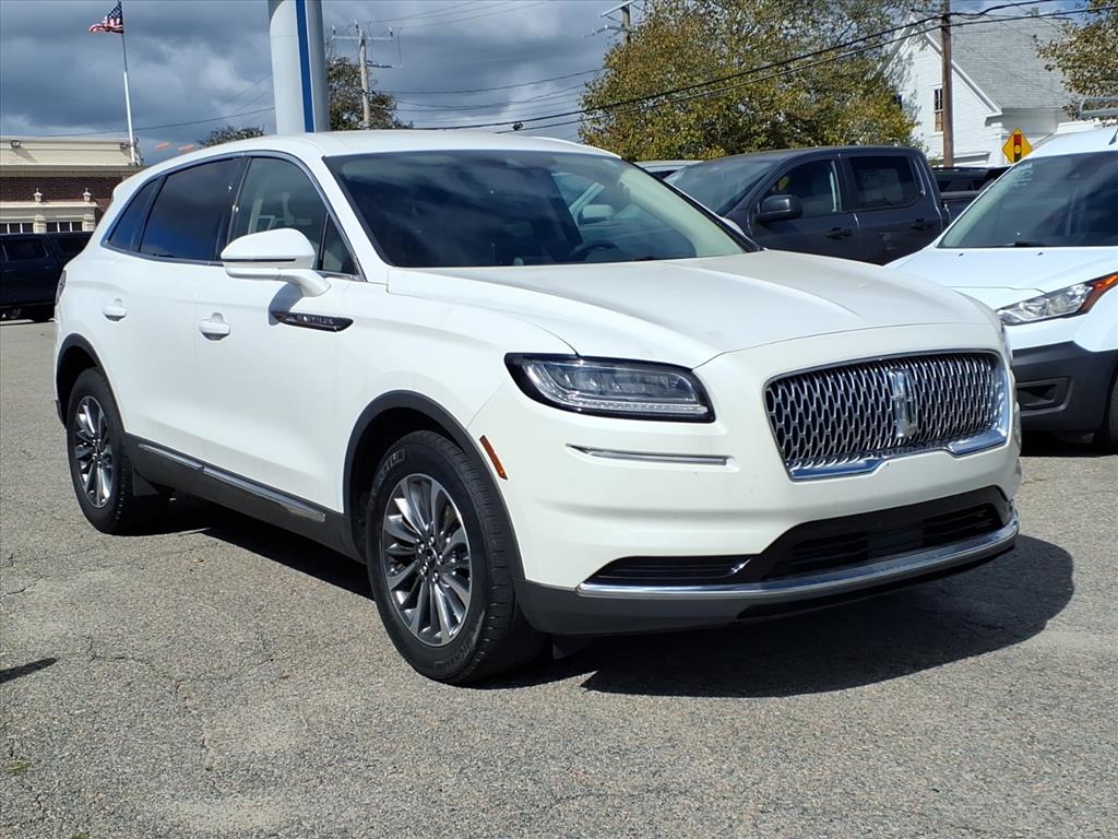 2022 Lincoln Nautilus Standard photo 3