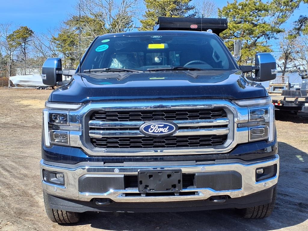 2025 Ford F-150 Lariat photo 2