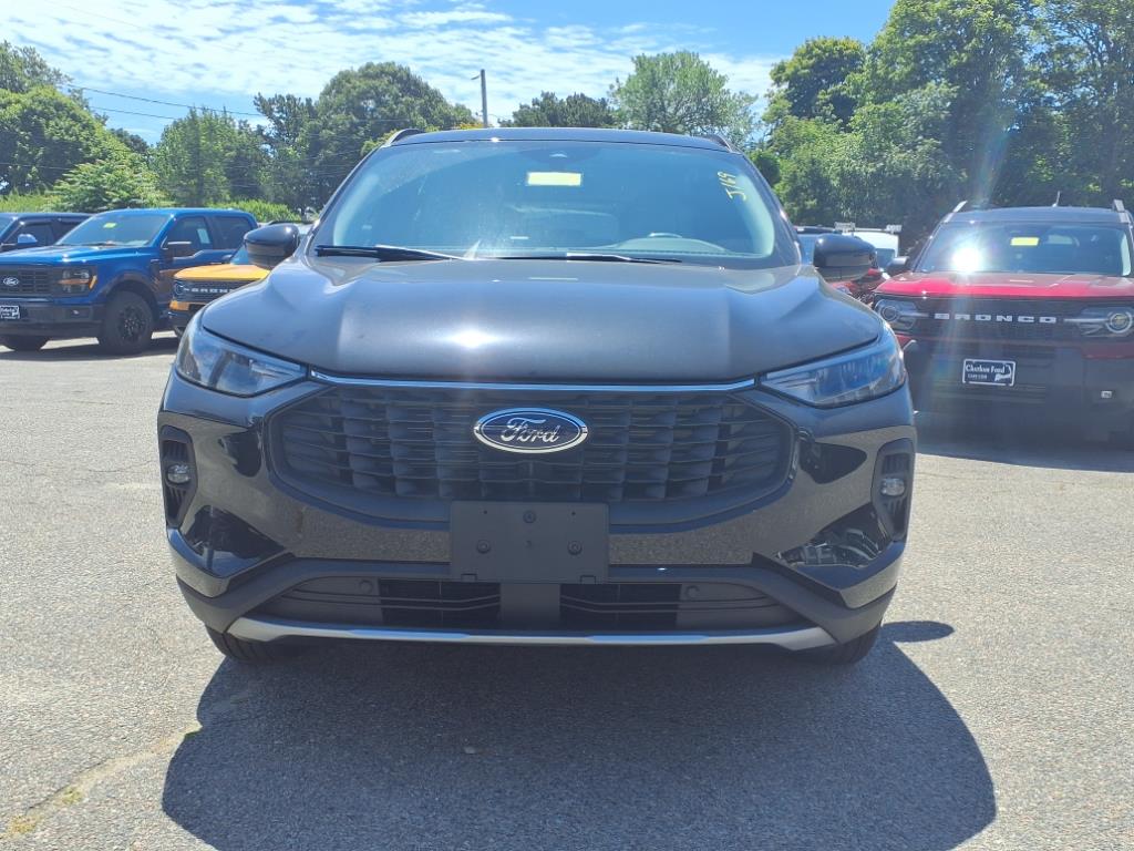 2025 Ford Escape Plug-In Hybrid photo 2