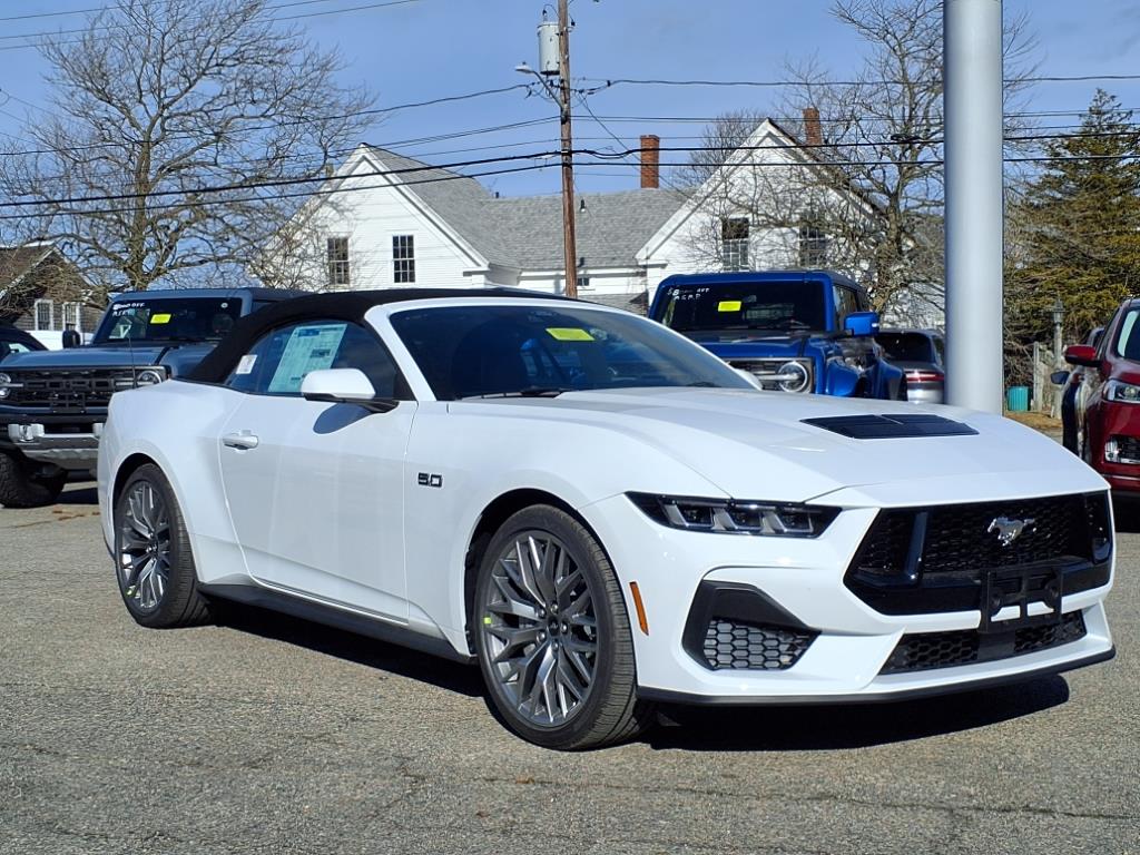 2025 Ford Mustang GT Premium Convertible photo 2