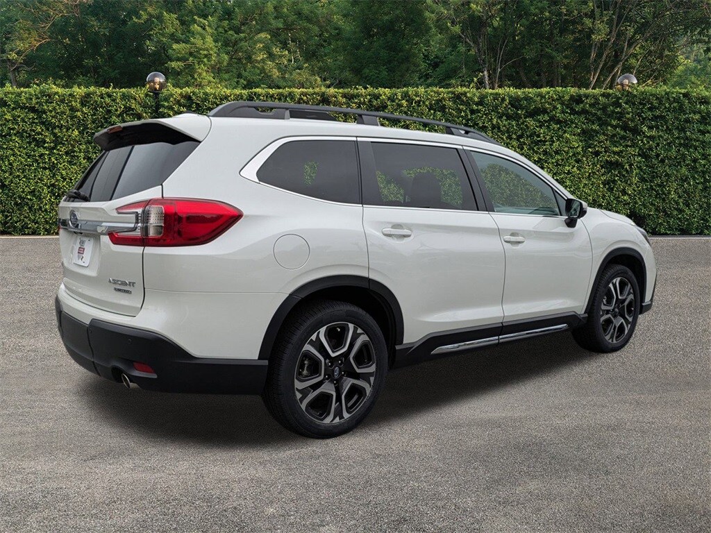 2023 Subaru Ascent Limited photo 2