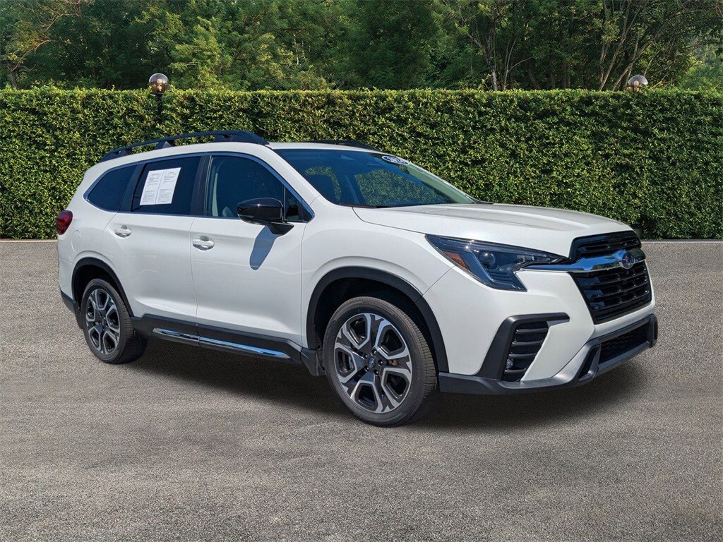 2024 Subaru Ascent Limited photo 2