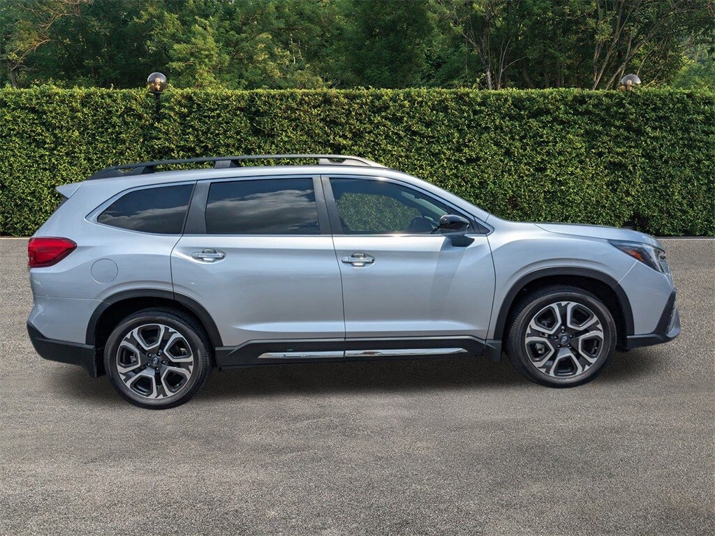 2024 Subaru Ascent Touring photo 2