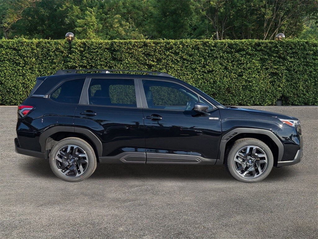 2025 Subaru Forester Limited photo 3