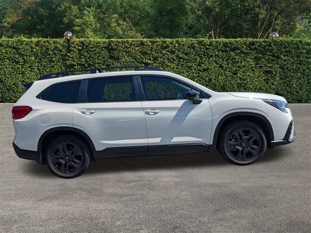 2024 Subaru Ascent Onyx Edition photo 3