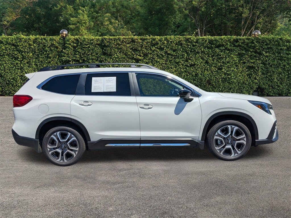 2024 Subaru Ascent Limited photo 3