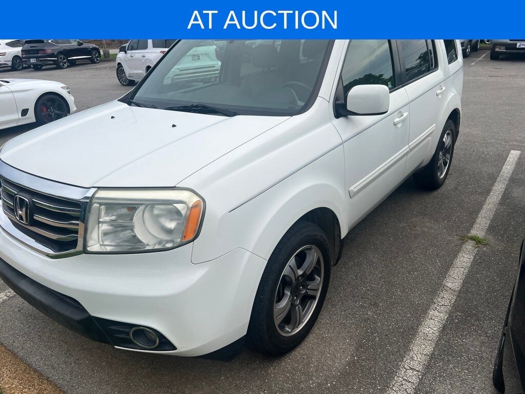 Used 2015 Honda Pilot SE SUV