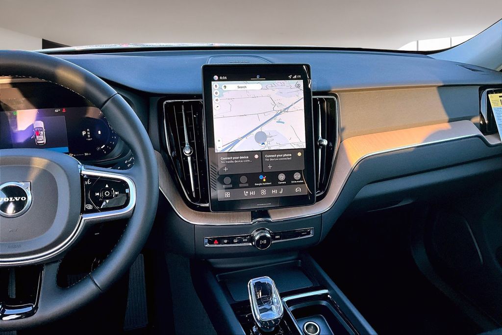 2026 Volvo XC60 Plus - Photo 6