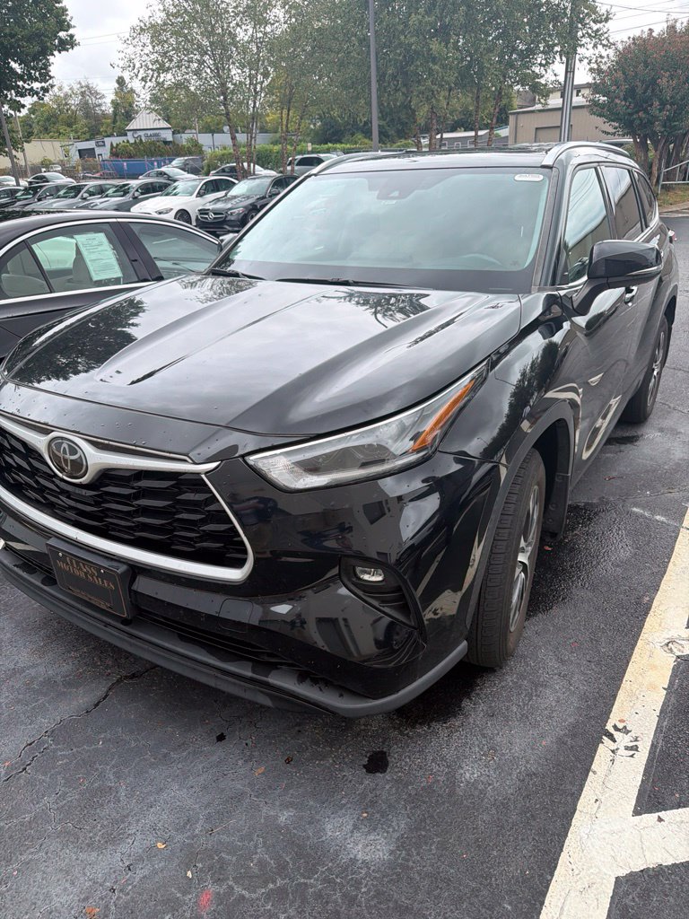 Used 2021 Toyota Highlander XLE SUV