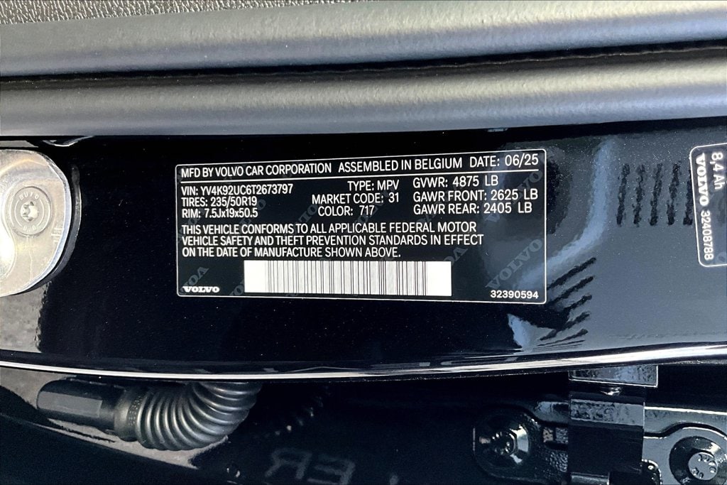 2026 Volvo XC40 Plus - Photo 8