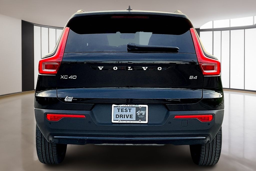 Used 2026 Volvo XC40 B4 Plus SUV