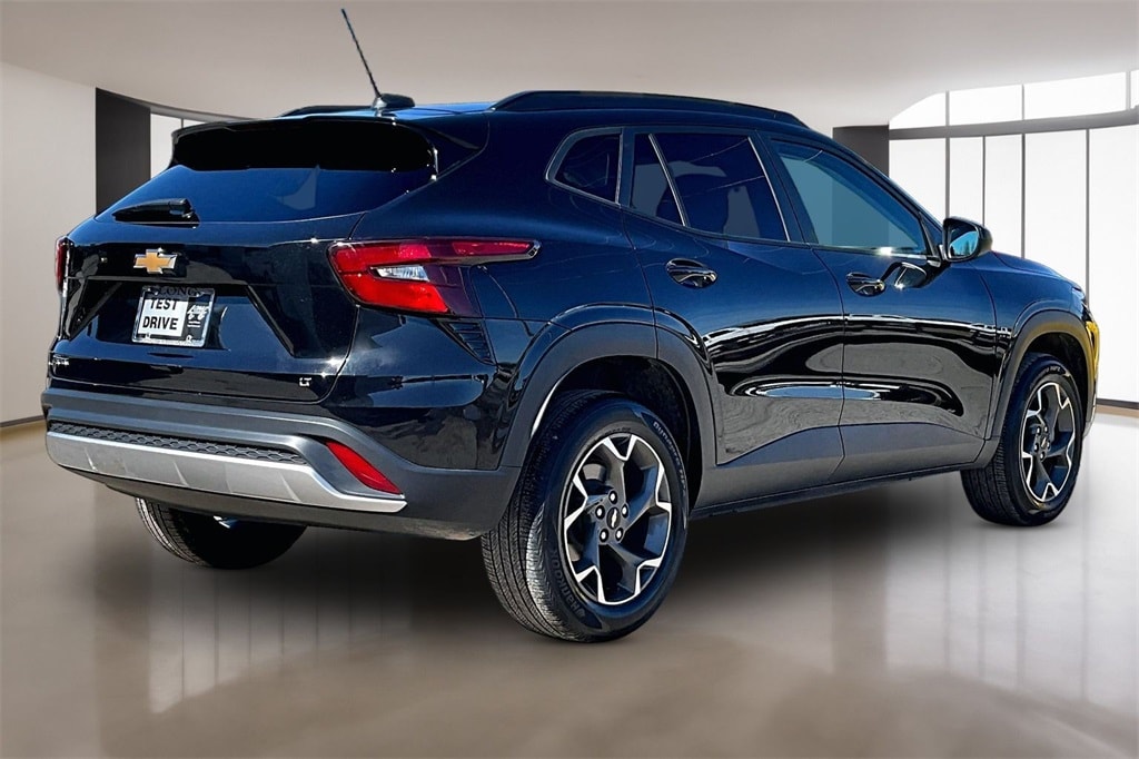 Used 2024 Chevrolet Trax LT SUV