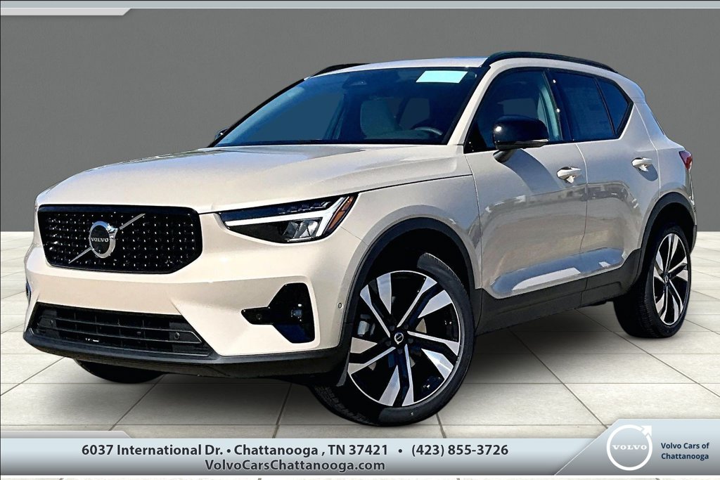 2026 Volvo XC40 Plus