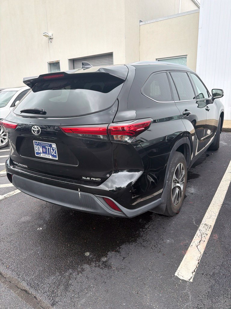 Used 2021 Toyota Highlander XLE SUV