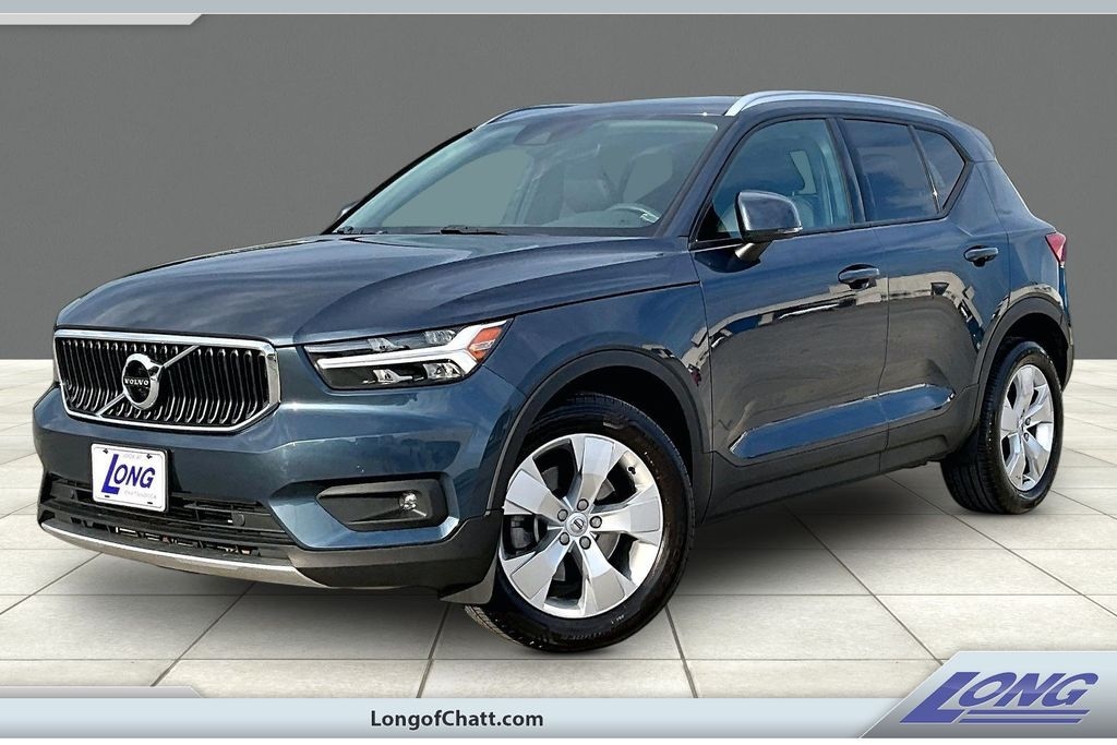 Used 2022 Volvo XC40 Momentum SUV