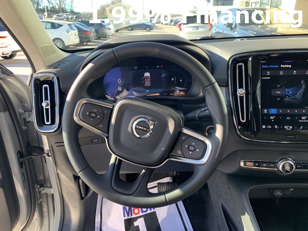 2025 Volvo XC40 Plus - Photo 15