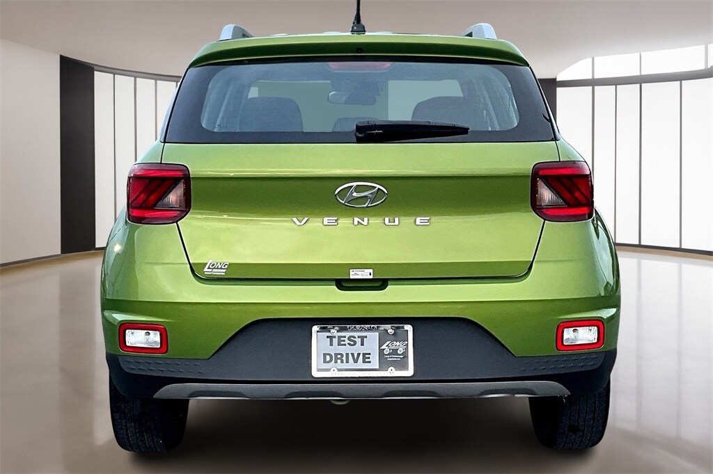 Used 2024 Hyundai Venue SEL SUV