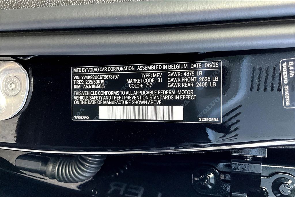 2026 Volvo XC40 Plus - Photo 8