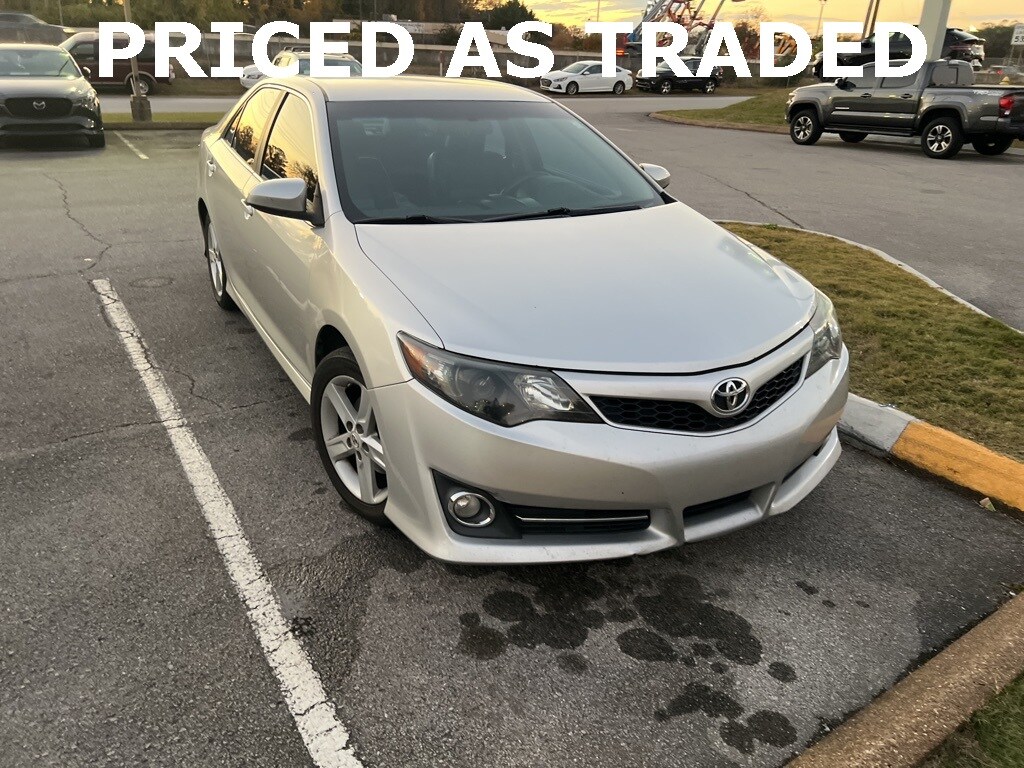 Used 2012 Toyota Camry SE Sedan