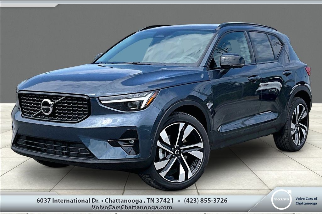 New 2026 Volvo XC40 B5 Plus