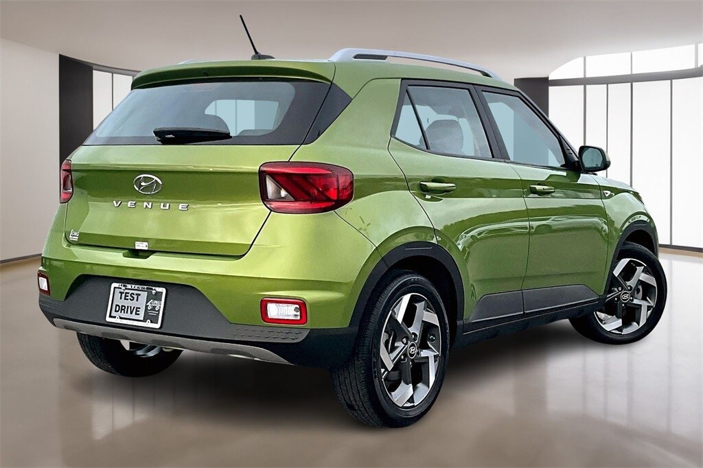Used 2024 Hyundai Venue SEL SUV