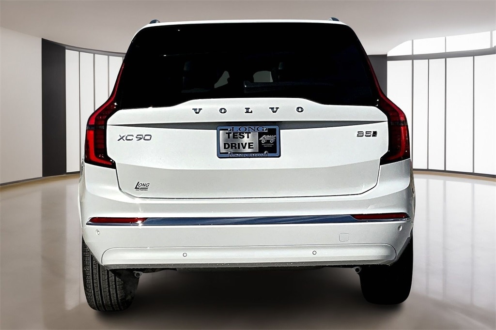 New 2026 Volvo XC90 B5 Core SUV