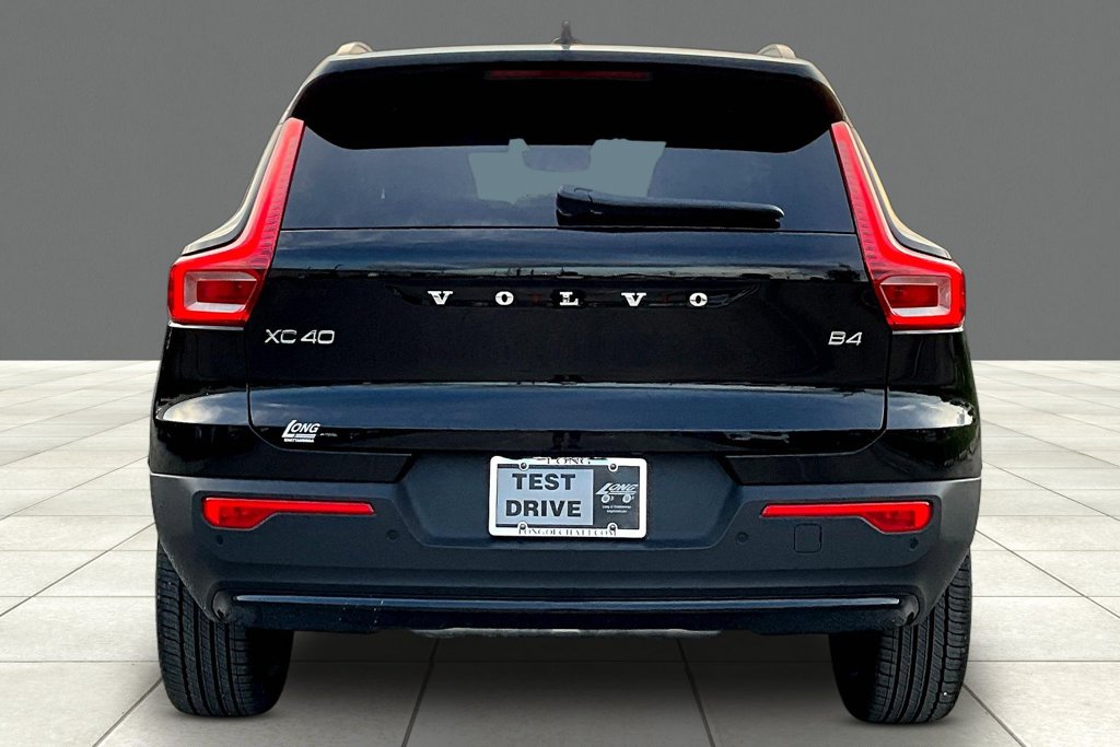 Used 2026 Volvo XC40 B4 Plus SUV