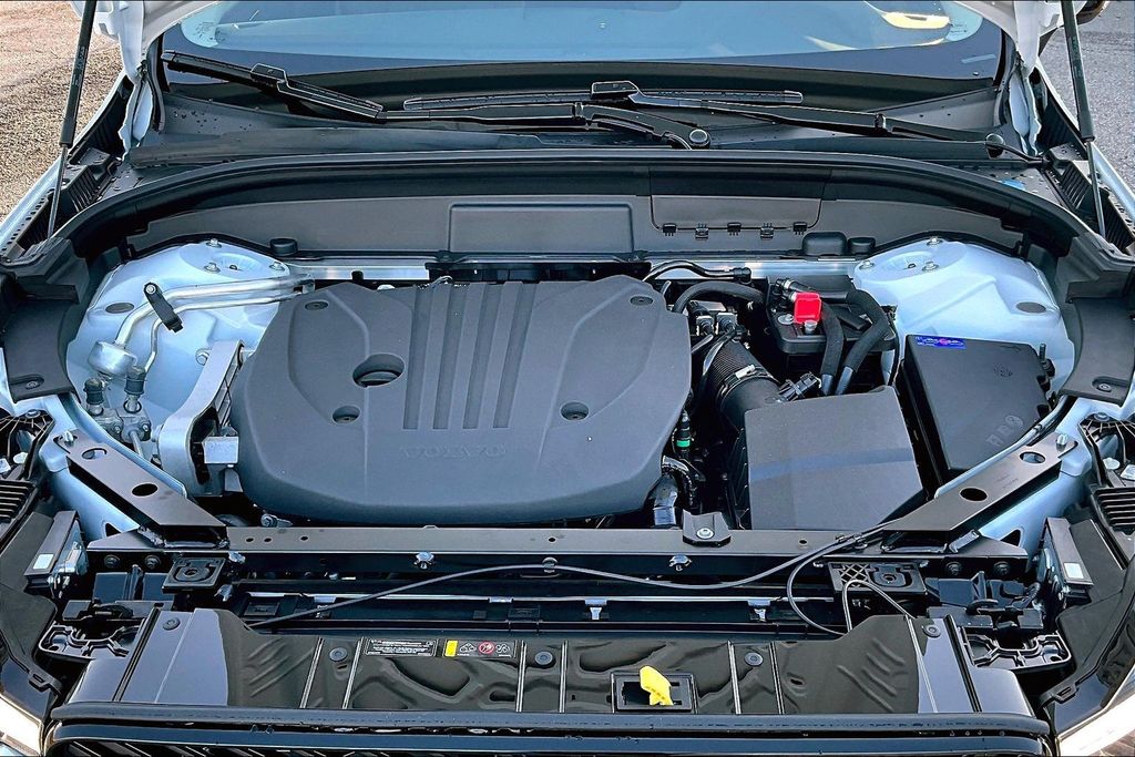 2026 Volvo XC60 Plus - Photo 11