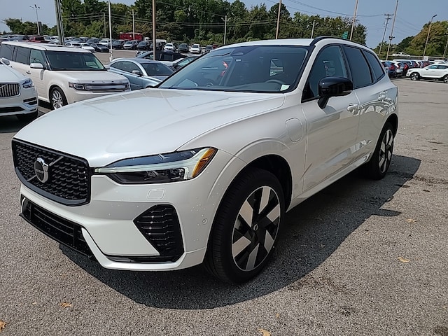 2025 Volvo XC60 plug-in hybrid T8 Plus SUV