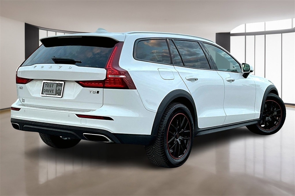 Used 2022 Volvo V60 Cross Country T5 Wagon
