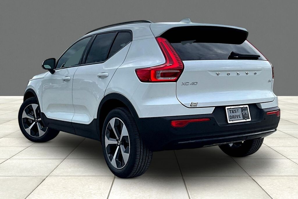 Used 2026 Volvo XC40 B4 Plus SUV