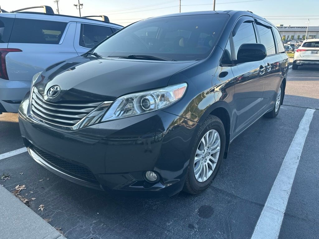 Used 2013 Toyota Sienna XLE Minivan/Van