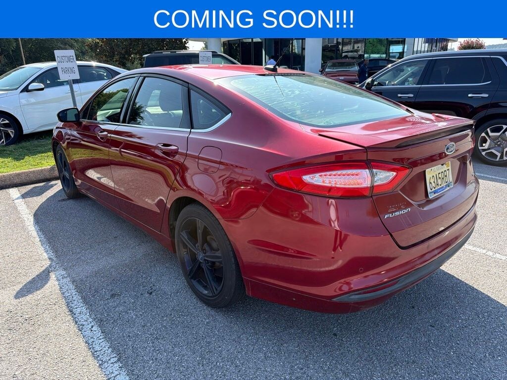 Used 2016 Ford Fusion SE Sedan
