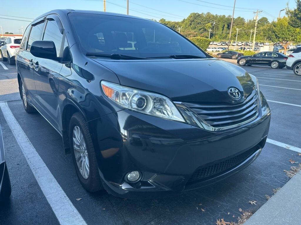 Used 2013 Toyota Sienna XLE Minivan/Van