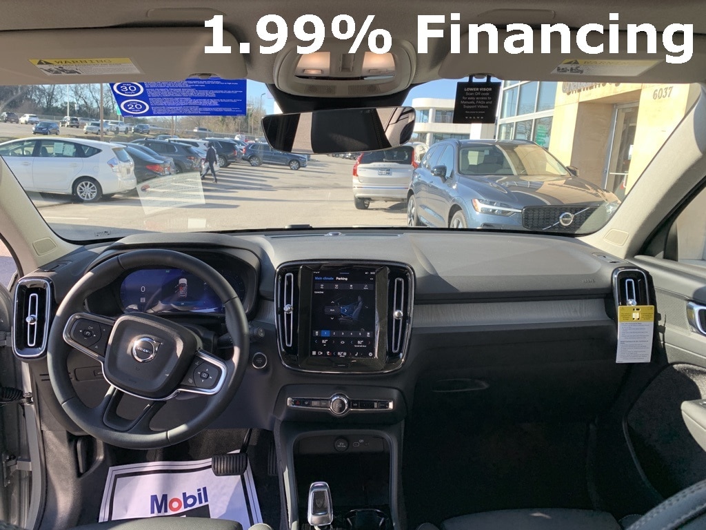 2025 Volvo XC40 Plus - Photo 14