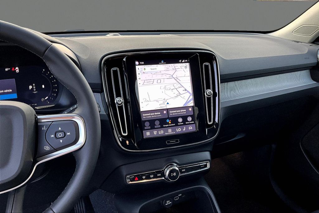 2026 Volvo XC40 Plus - Photo 6