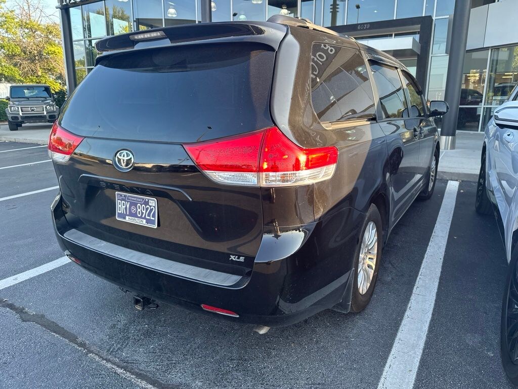 Used 2013 Toyota Sienna XLE Minivan/Van