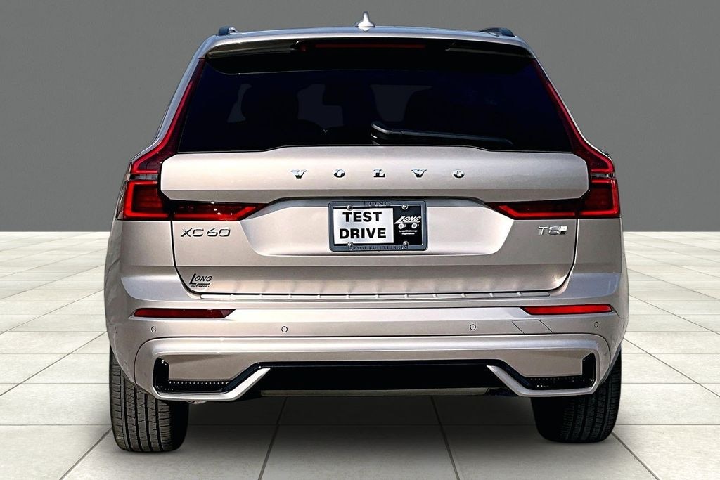 New 2026 Volvo XC60 plug-in hybrid T8 Plus SUV