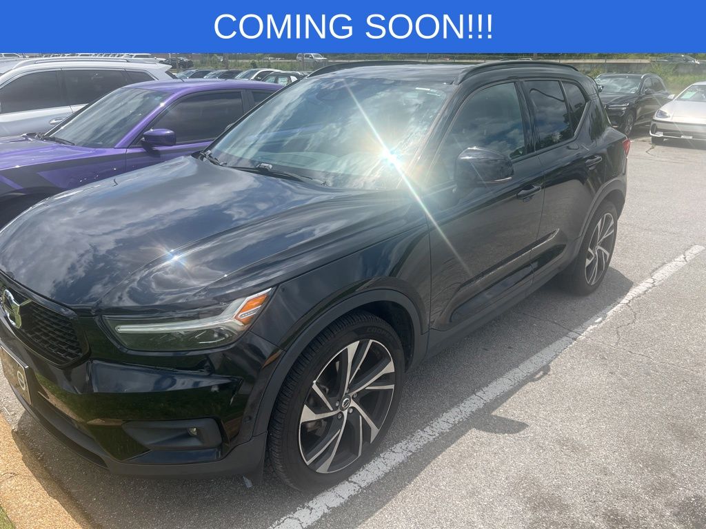 2019 Volvo XC40 T5 R-Design AWD's photo
