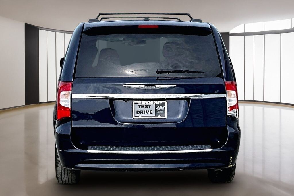 Used 2014 Chrysler Town & Country Touring Minivan/Van