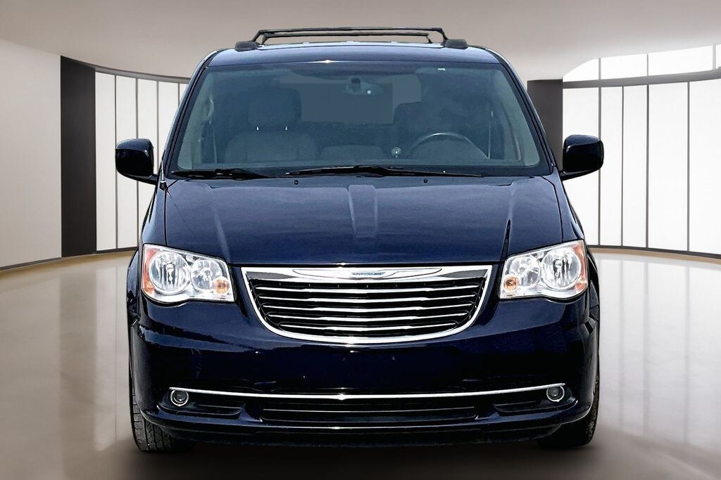 Used 2014 Chrysler Town & Country Touring Minivan/Van